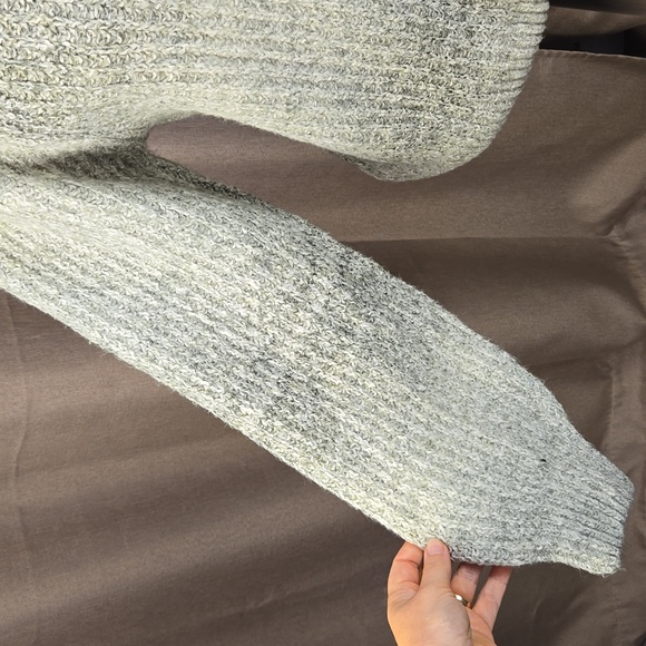Denver Hayes green & cream thick cozy knit long sleeve sweater, size medium, NWT - Picture 5 of 9